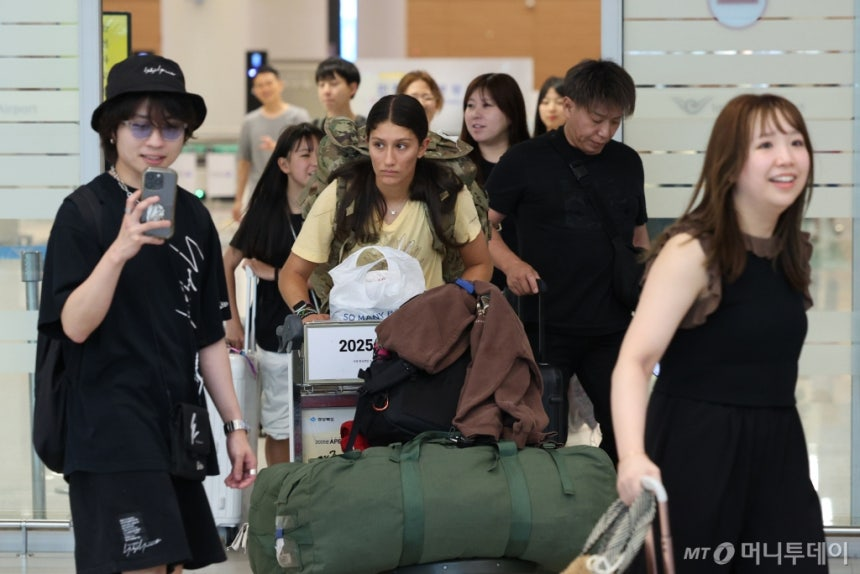 동남아시아 관광객 입국사진